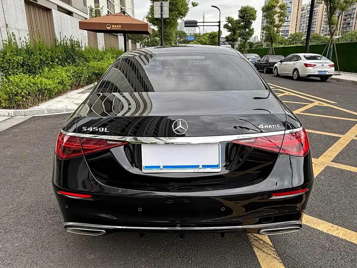 Mercedes-Benz S-Class