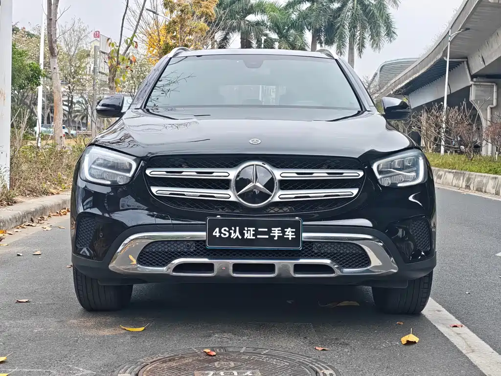 MERCEDES-BENZ GLC