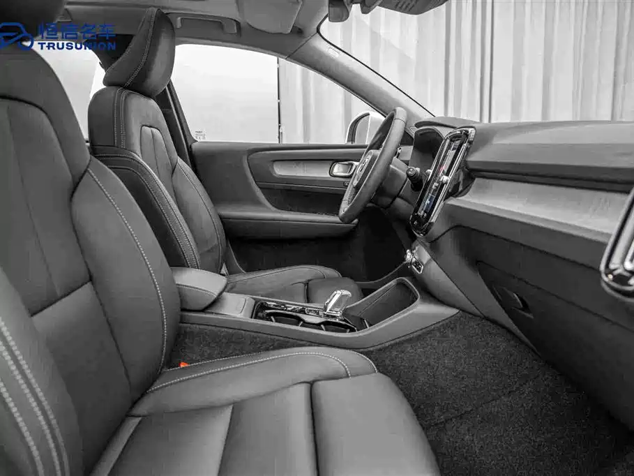 Volvo XC40 — миниатюра 15