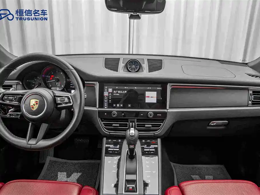 Porsche Macan — миниатюра 13