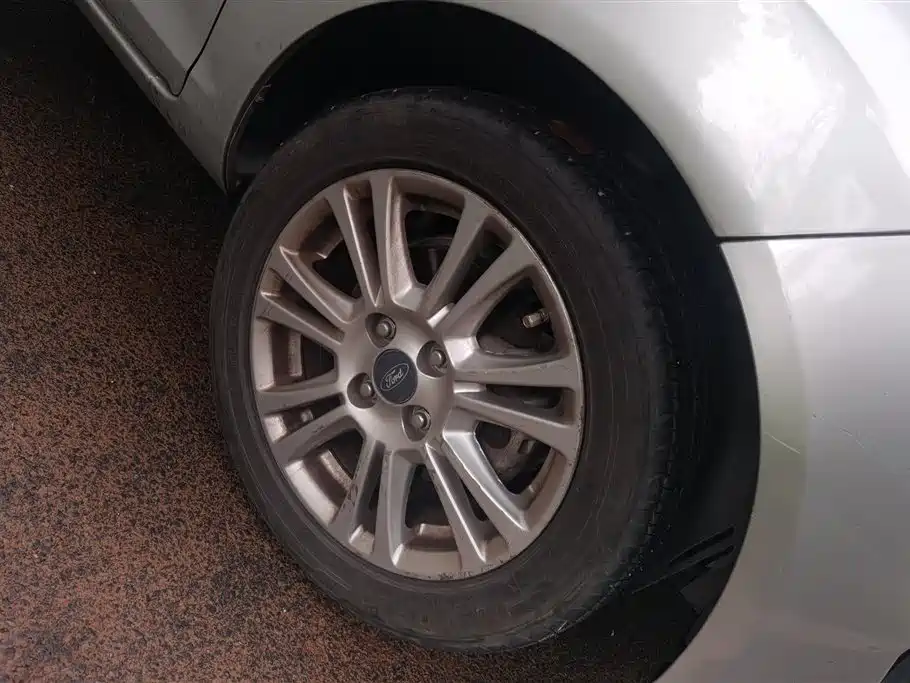 Ford Fiesta 2013 1.5L MT Fashion