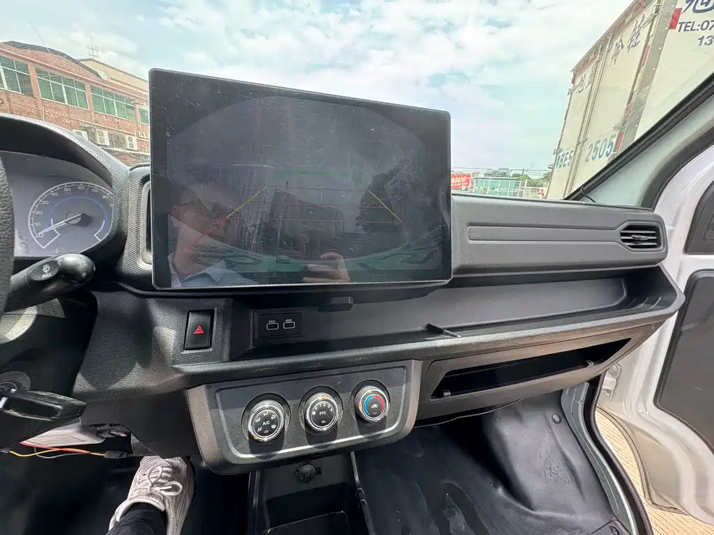 JAC Bluecat — миниатюра 12