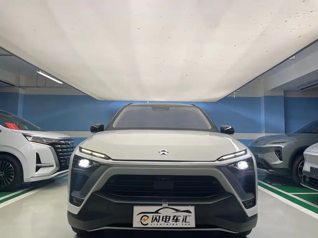 NIO ES8