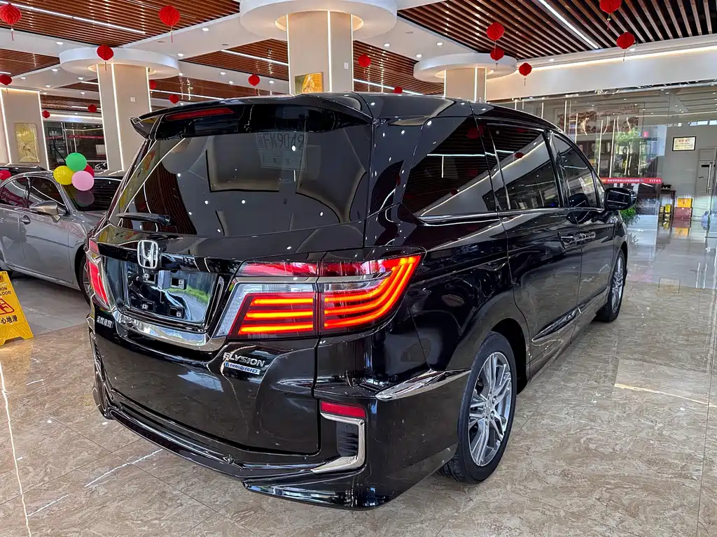 Honda Elysion — миниатюра 4