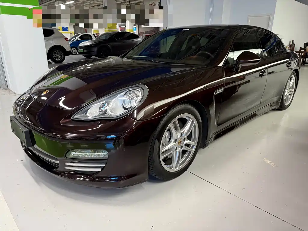 Porsche Panamera 2013 Panamera 4 Platinum Edition 3.6L