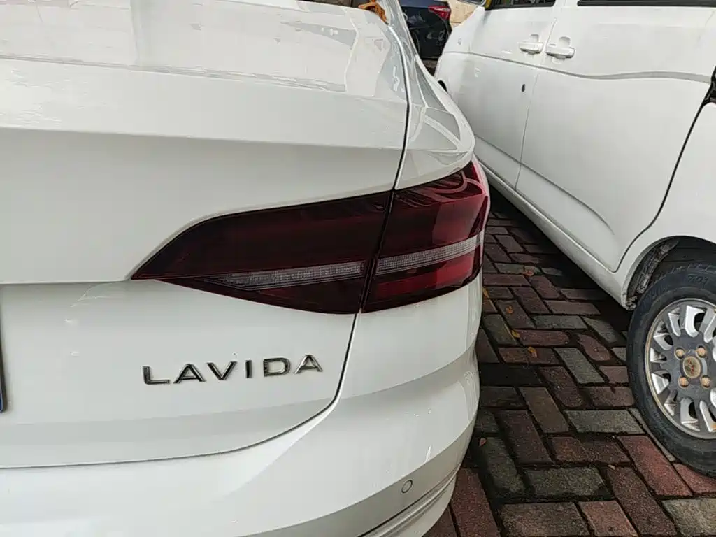 Volkswagen Lavida — миниатюра 8