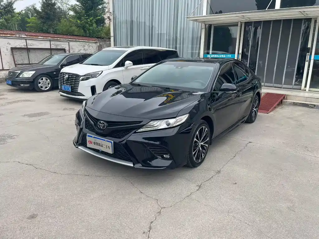 TOYOTA CAMRY