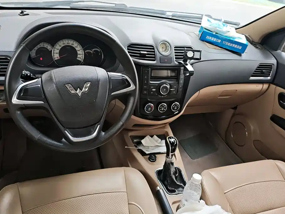 Wuling Hongguang — миниатюра 12