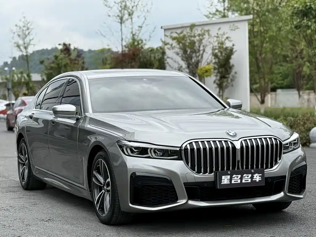 BMW 7 Series — миниатюра 3