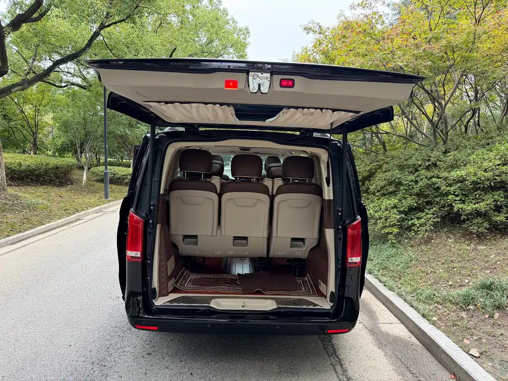 Mercedes-Benz V-Class — миниатюра 13