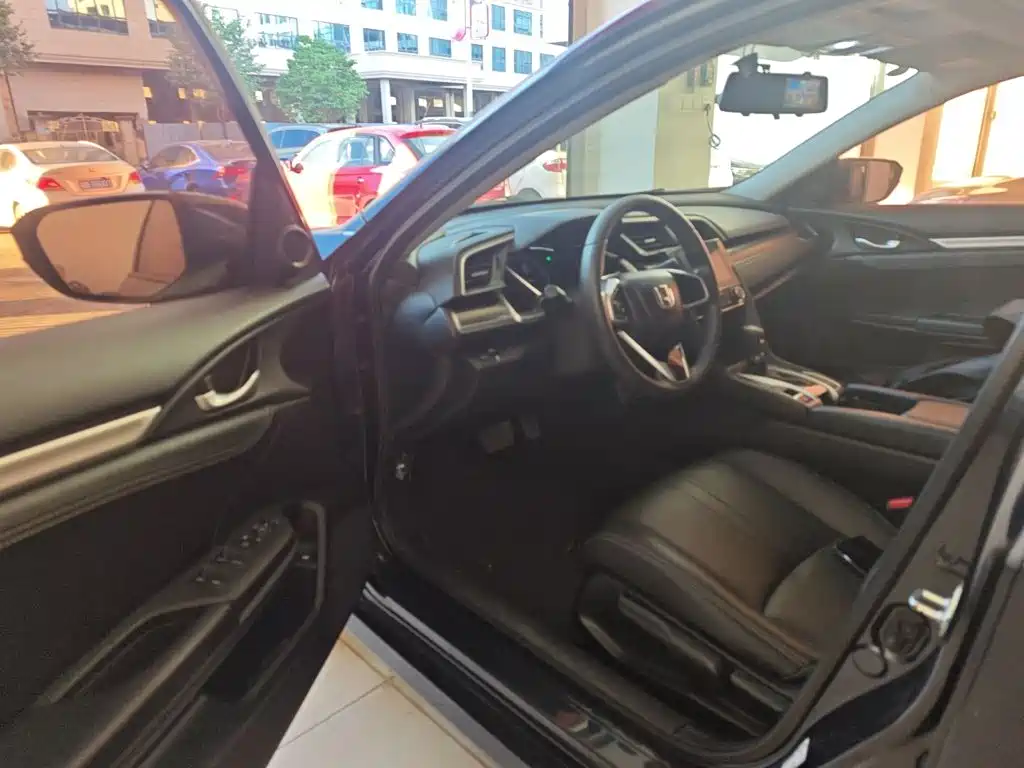 Honda Civic — миниатюра 16