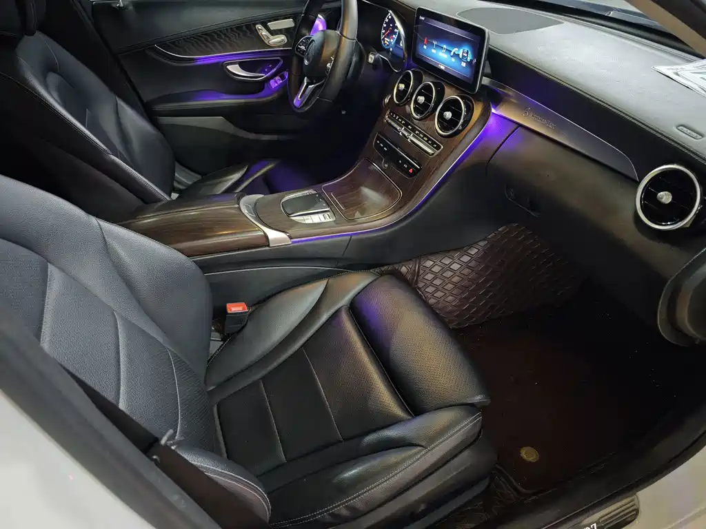 Mercedes-Benz C-Class — миниатюра 6