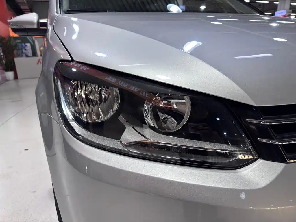 Volkswagen Touran — миниатюра 16