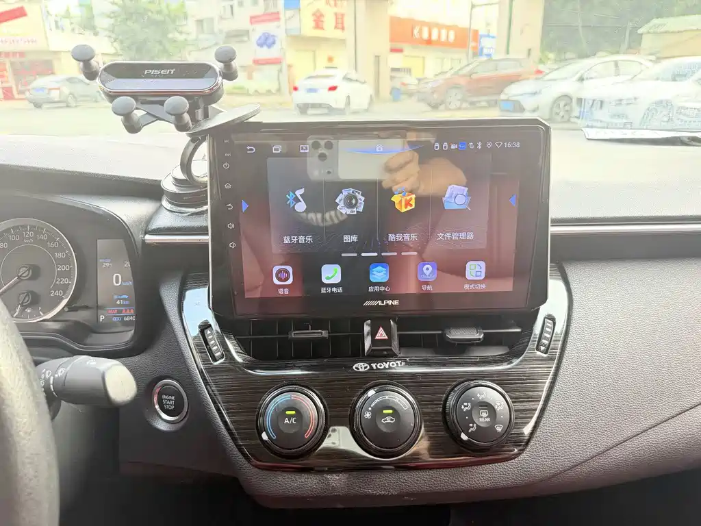 Toyota Corolla — миниатюра 11