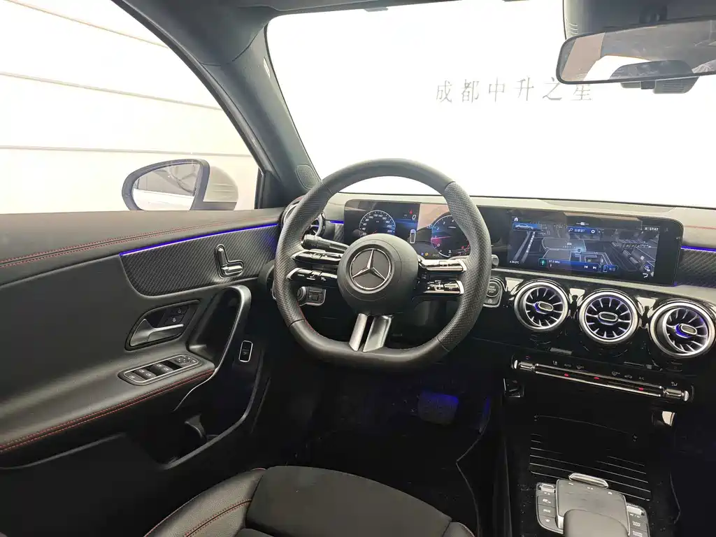 Mercedes-Benz A-Class A 2024 A 200 L Fashion
