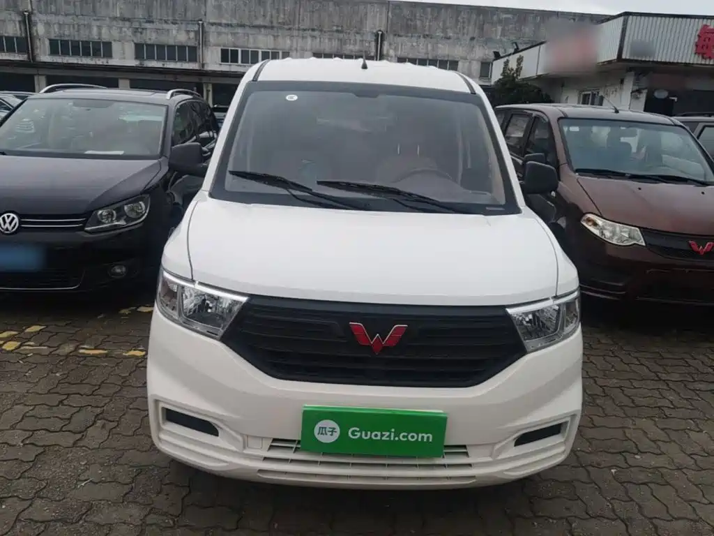 Wuling Hongguang V — миниатюра 3