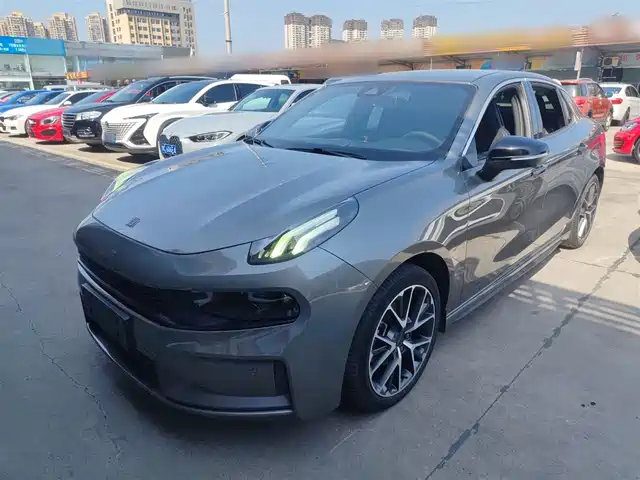2021 Lynk & Co 03