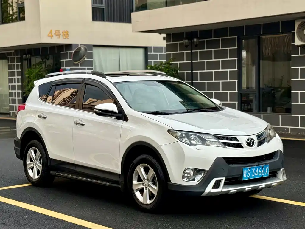 Toyota RAV4 — миниатюра 3