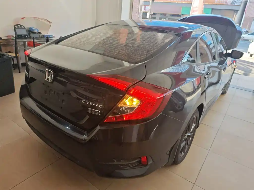 Honda Civic — миниатюра 7