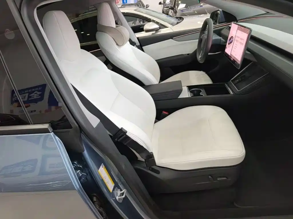 Tesla Model Y L — миниатюра 25