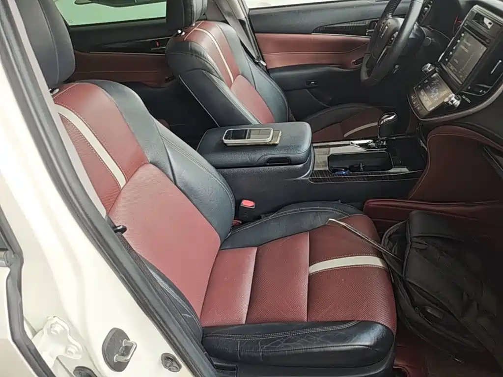Toyota Crown — миниатюра 25
