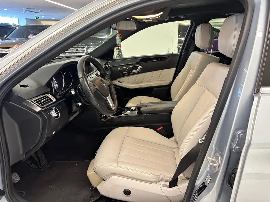 Mercedes-Benz E-Class — миниатюра 7