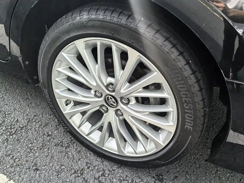 Toyota Camry 2021 2.5G Luxury