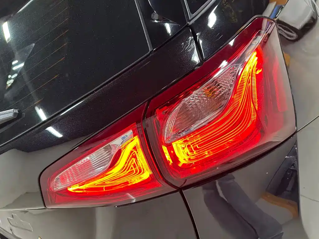 Chevrolet Equinox — миниатюра 11