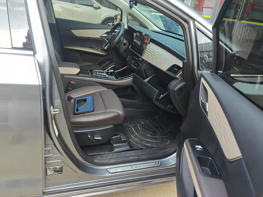BYD MAX New Energy — миниатюра 8