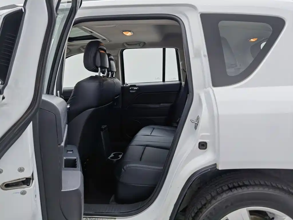 Jeep Compass (Import) — миниатюра 15