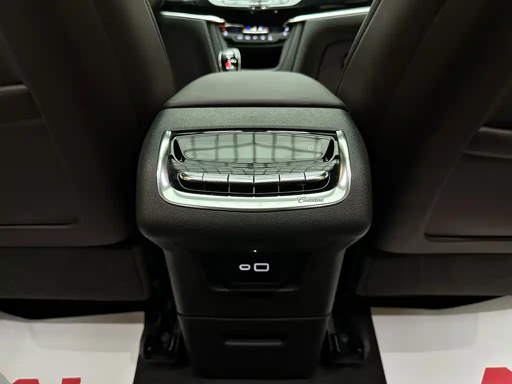 Cadillac XT6 — миниатюра 15