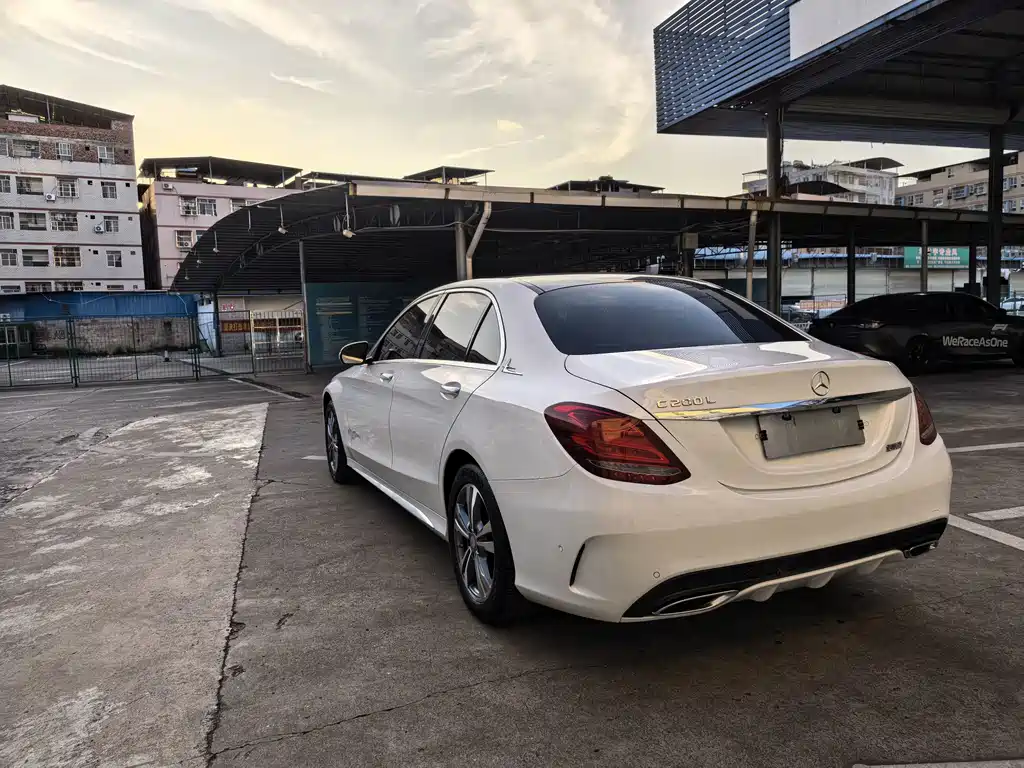 Mercedes-Benz C-Class — миниатюра 6