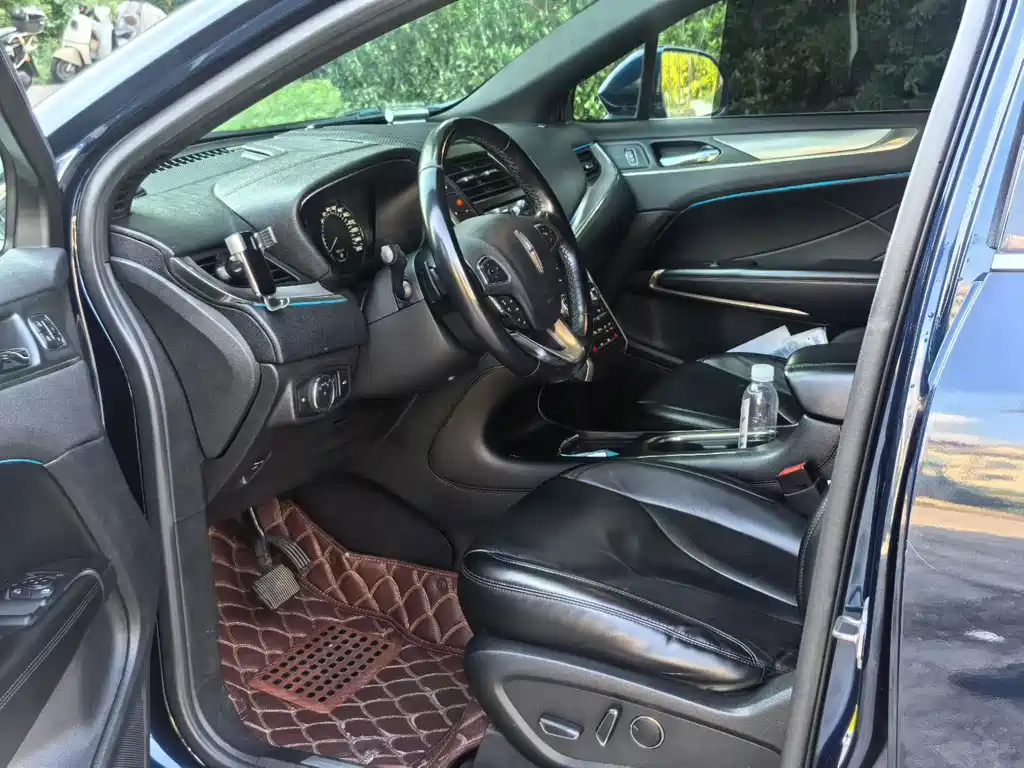 Lincoln MKC — миниатюра 4