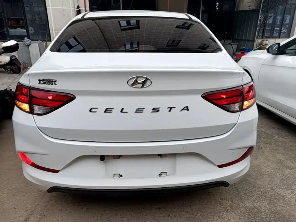 Hyundai Elantra — миниатюра 6