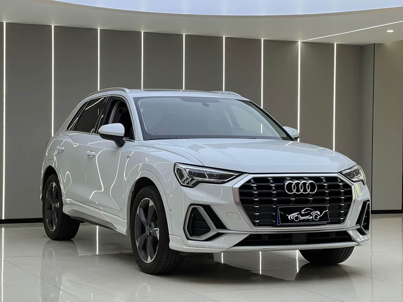 Audi Q3 1.4 л 2022 г. Белый, пробег 39000 км