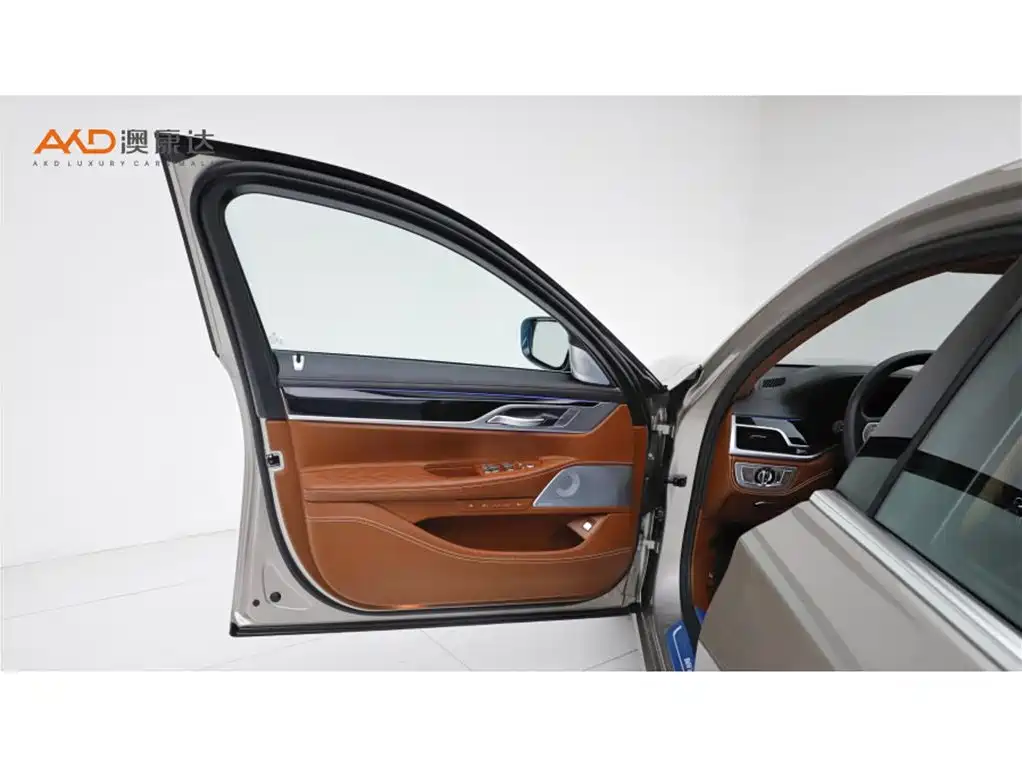 BMW 7 Series — миниатюра 10