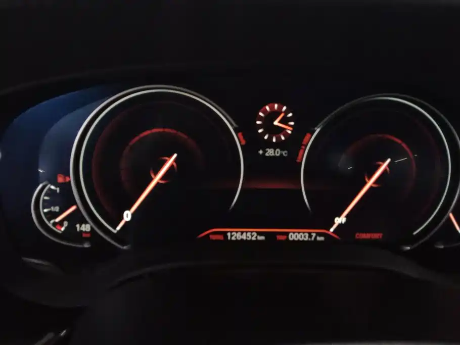 BMW 5 Series — миниатюра 14
