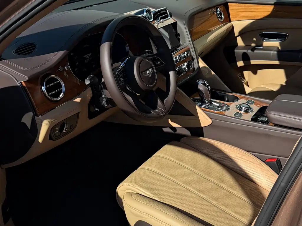 Bentley Bentayga — миниатюра 4