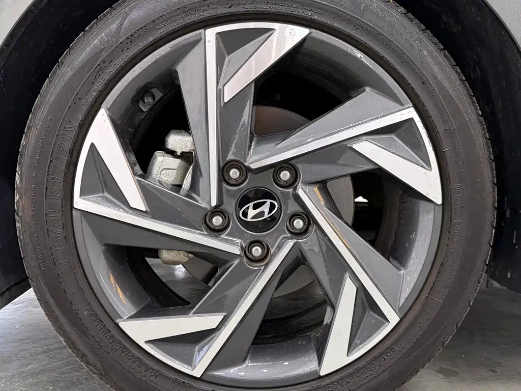 Hyundai Elantra - фото 19