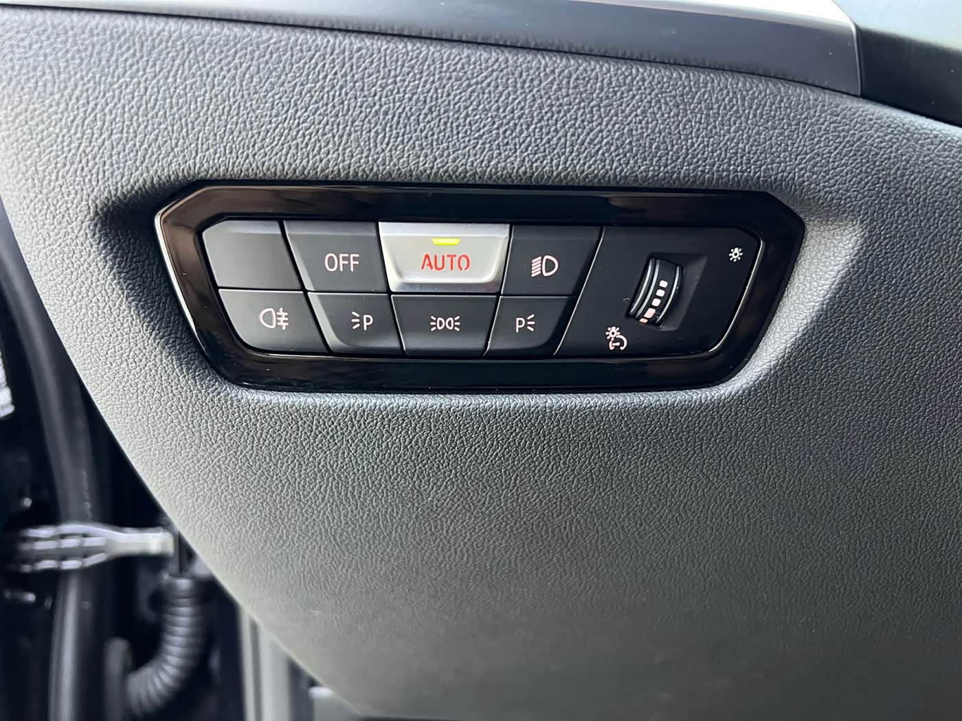 BMW 3 Series 2.0 л 2023 г. Чёрный, пробег 27000 км