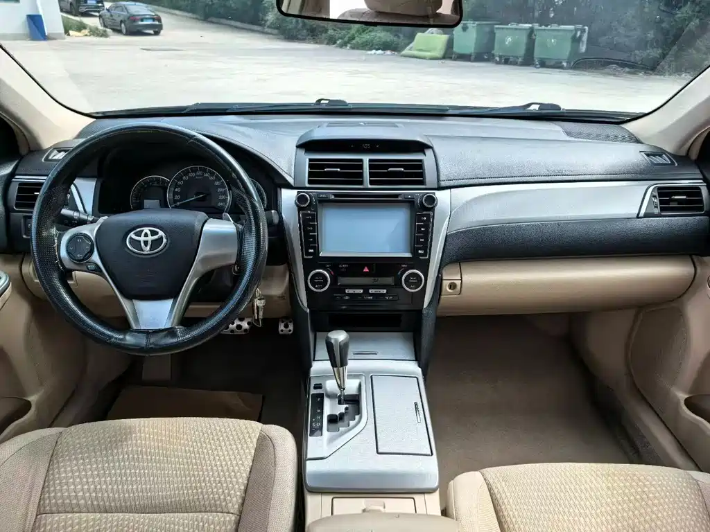 Toyota Camry — миниатюра 9