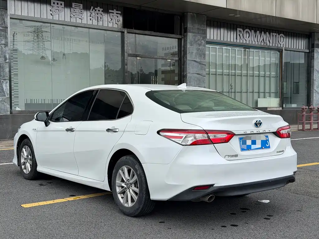 Toyota Camry - фото 7
