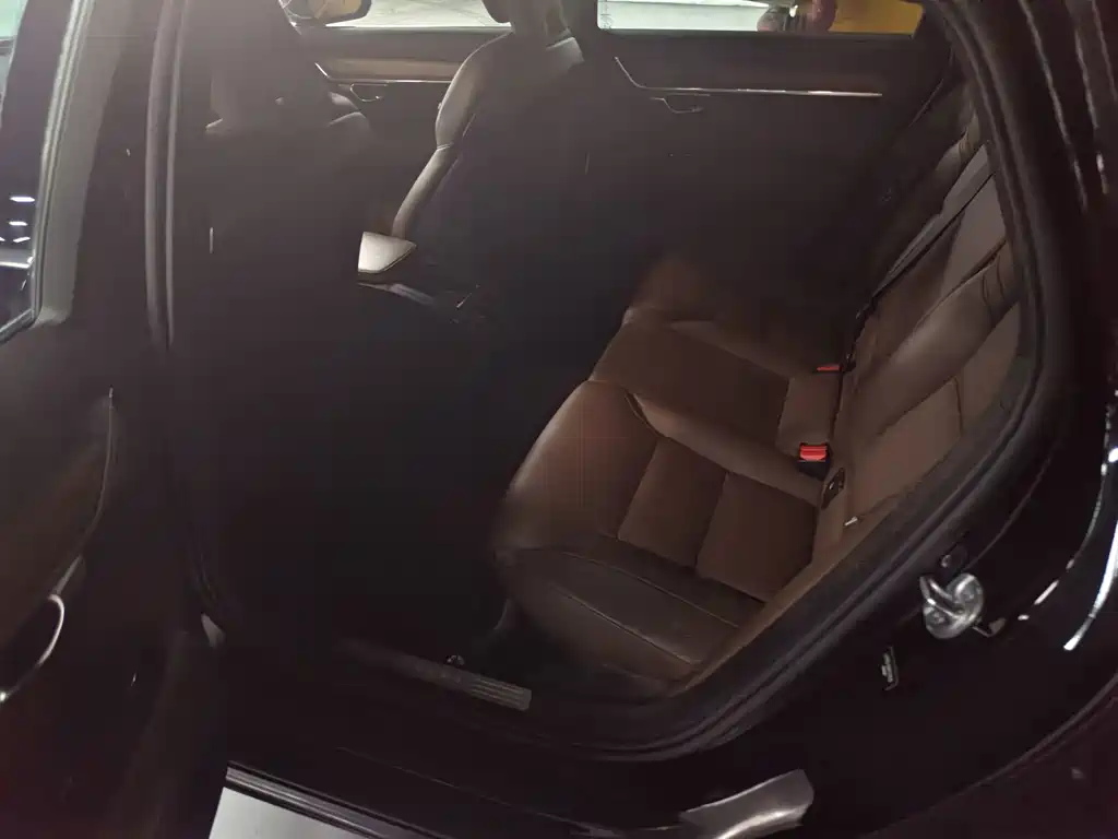 Volvo S90 — миниатюра 6