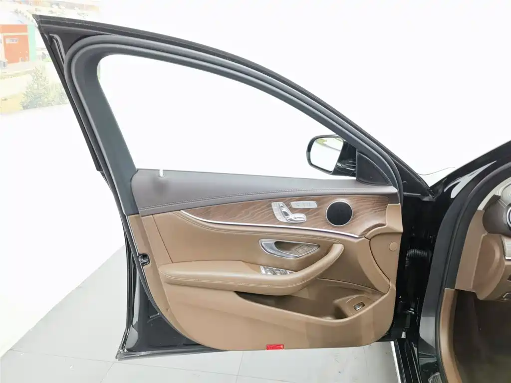 Mercedes-Benz E-Class E 2023 E 300 L Fashion
