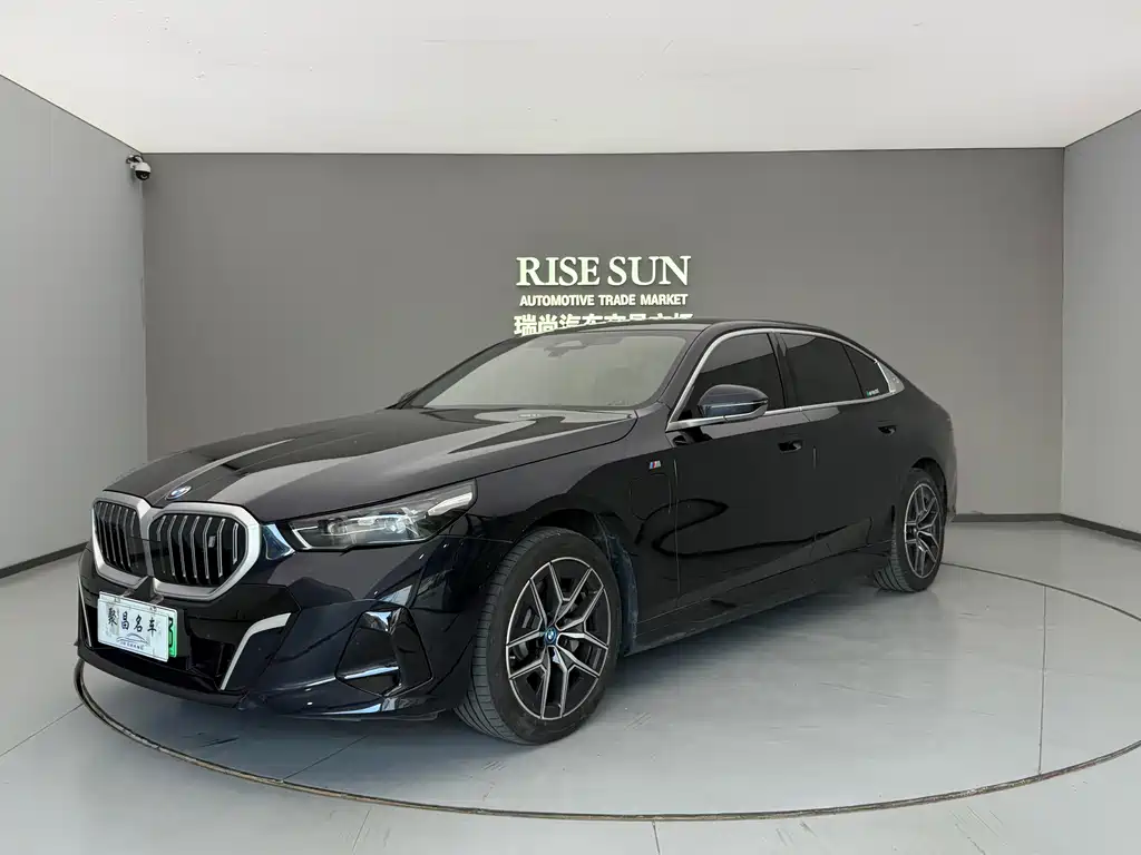 BMW i5