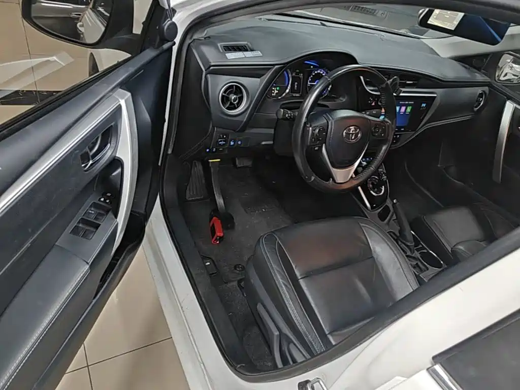 Toyota Corolla Hybrid — миниатюра 16