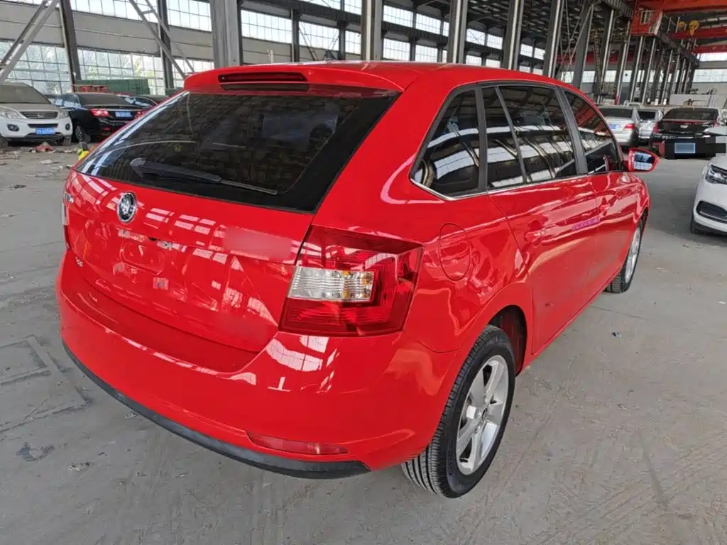 Skoda Rapid Spaceback — миниатюра 7