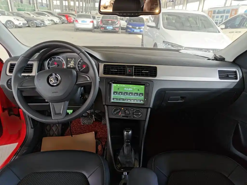 Skoda Rapid Spaceback — миниатюра 10