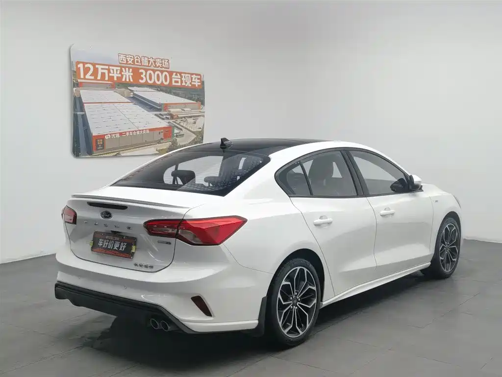 Ford Focus 2020 EcoBoost 180 AT ST Line