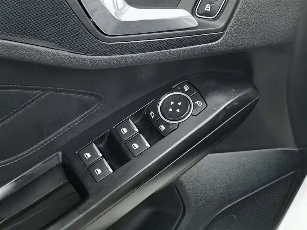 Ford Focus 2020 EcoBoost 180 AT ST Line